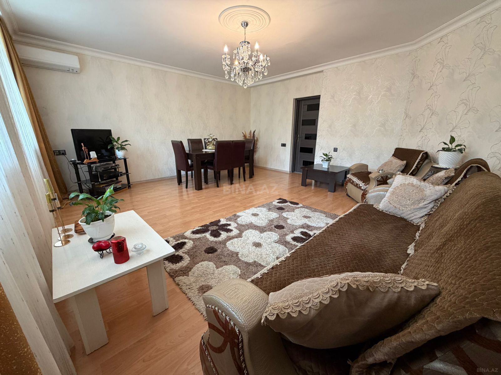 Satılır 4 otaqlı mənzil 118 m²