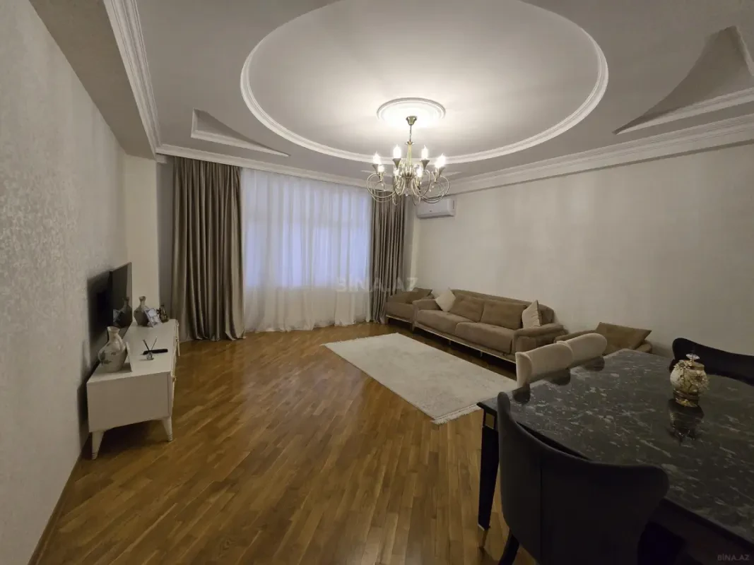 Satılır 3 otaqlı mənzil 122 m²