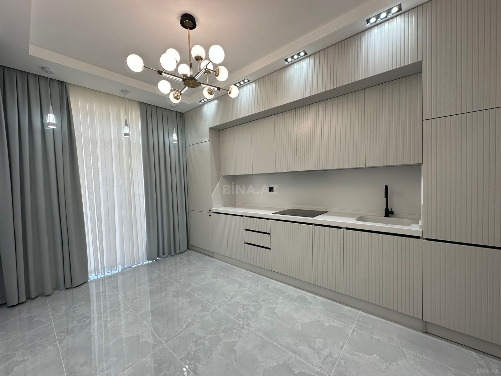 Satılır 2 otaqlı mənzil 80 m²