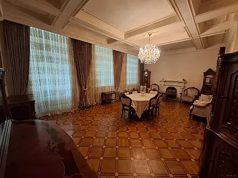 Satılır 6 otaqlı mənzil 200 m² — Bakı 6 otaq 200.00 m²