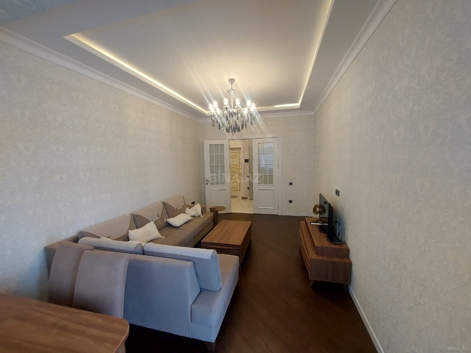 Kirayə verilir 2 otaqlı mənzil 75 m²