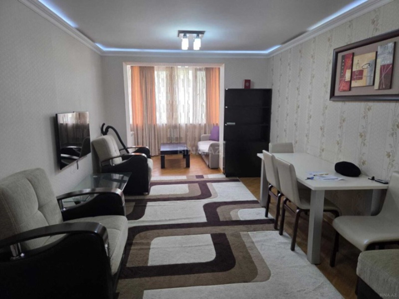 Kirayə verilir 2 otaqlı mənzil 90 m²