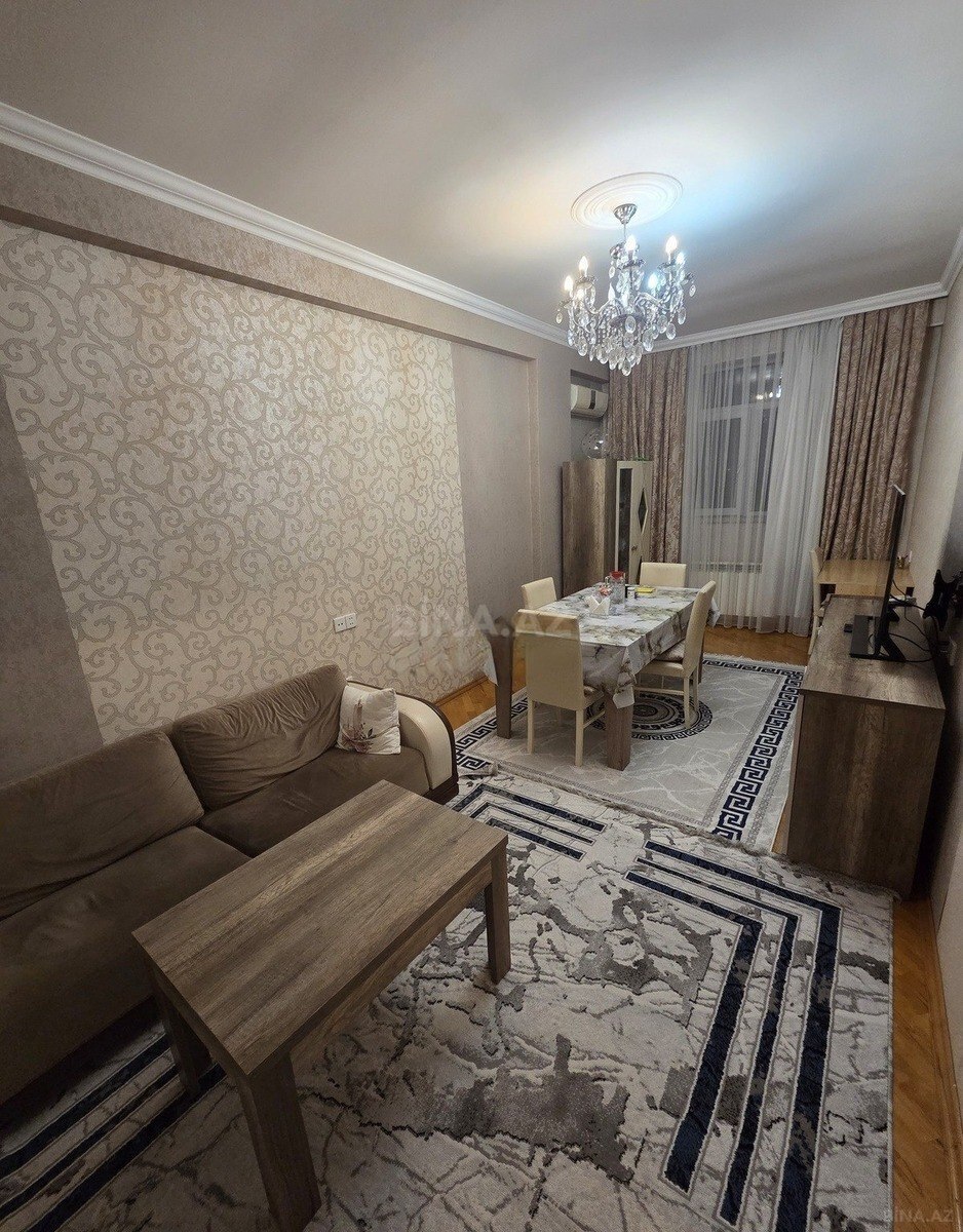 Satılır 2 otaqlı mənzil 84 m²