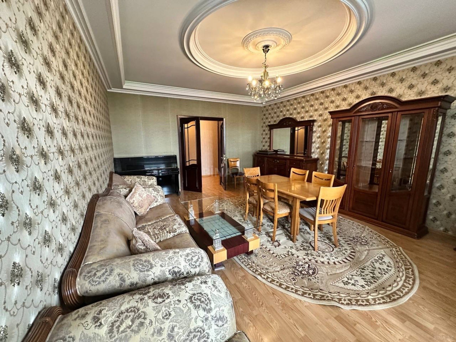 Kirayə verilir 3 otaqlı mənzil 120 m²