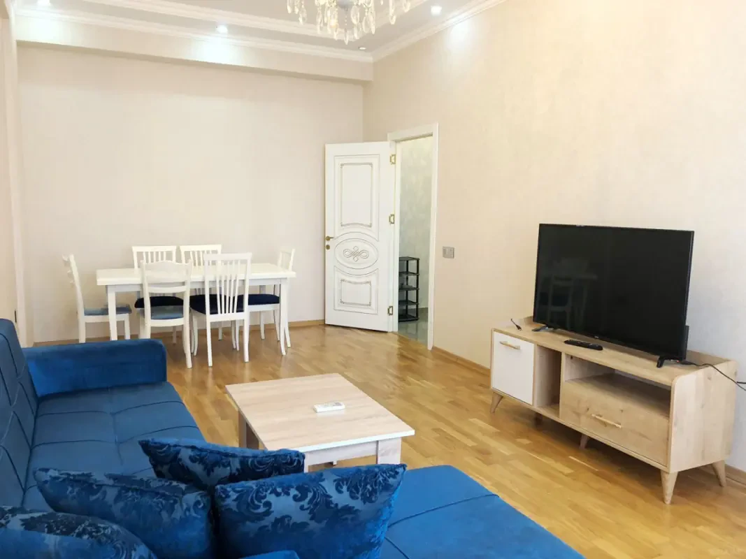 Kirayə verilir 2 otaqlı mənzil 70 m²