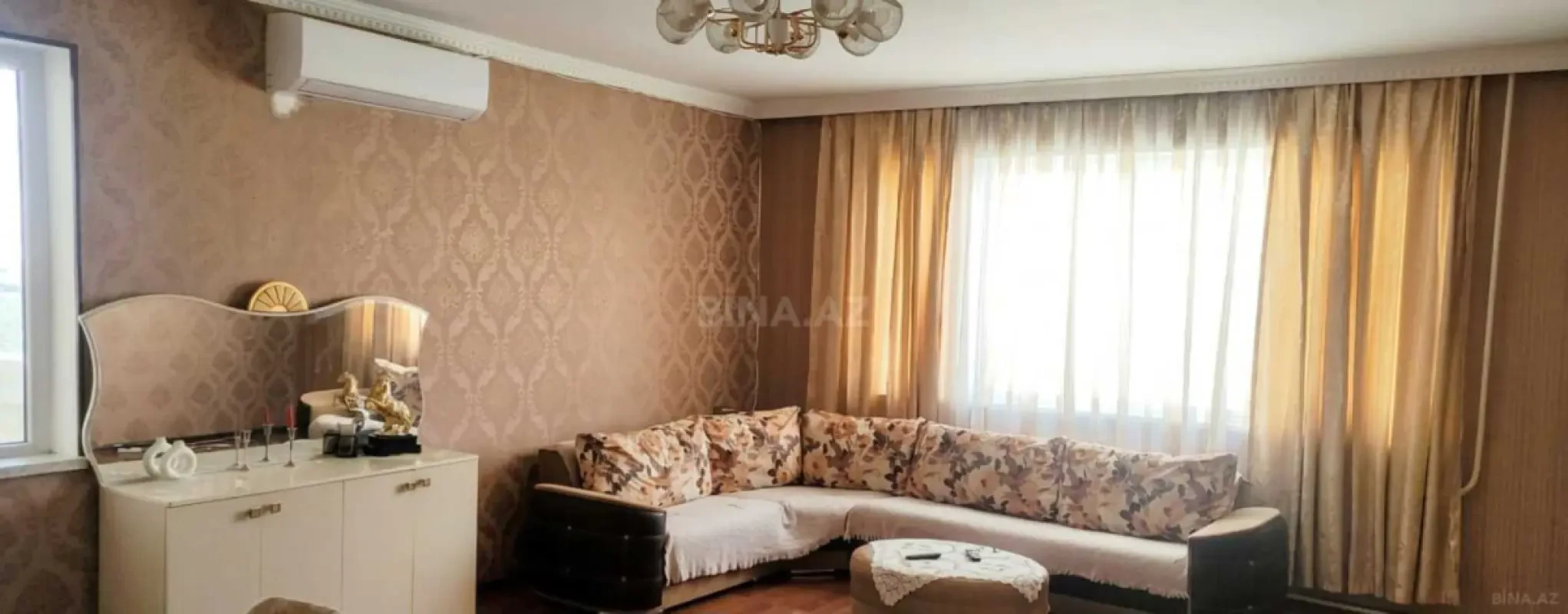 Kirayə verilir 4 otaqlı mənzil 230 m²