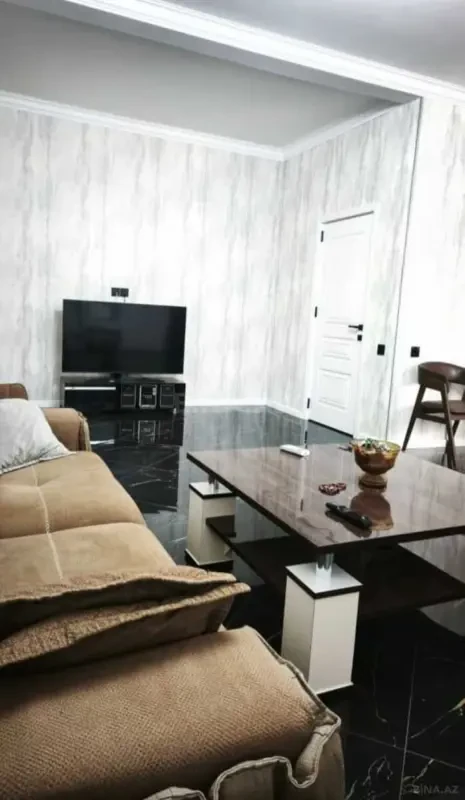 Satılır 2 otaqlı həyət evi 76 m²