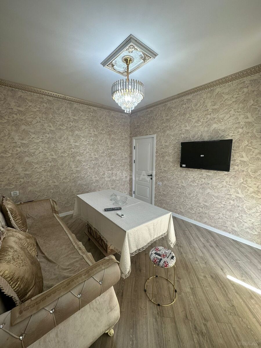 Kirayə verilir 2 otaqlı mənzil 70 m²