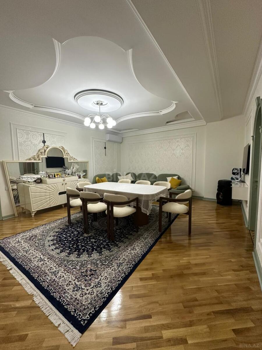 Satılır 3 otaqlı mənzil 115 m²