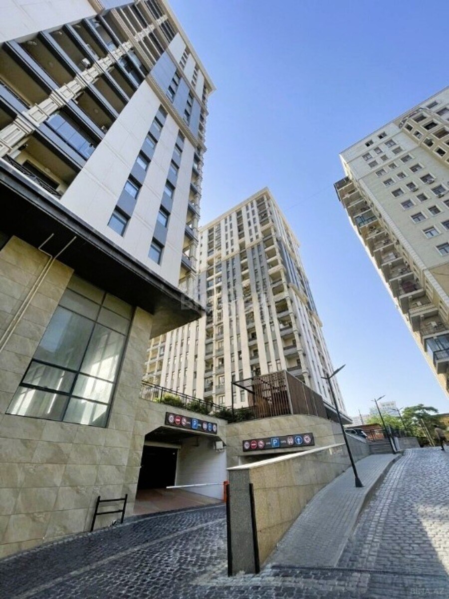 Satılır 3 otaqlı mənzil 125 m²