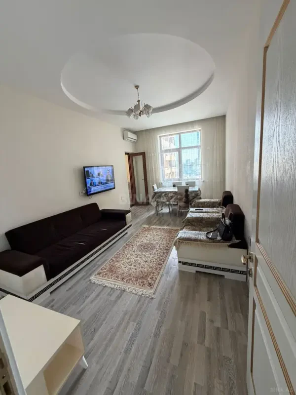 Kirayə verilir 2 otaqlı mənzil 60 m²