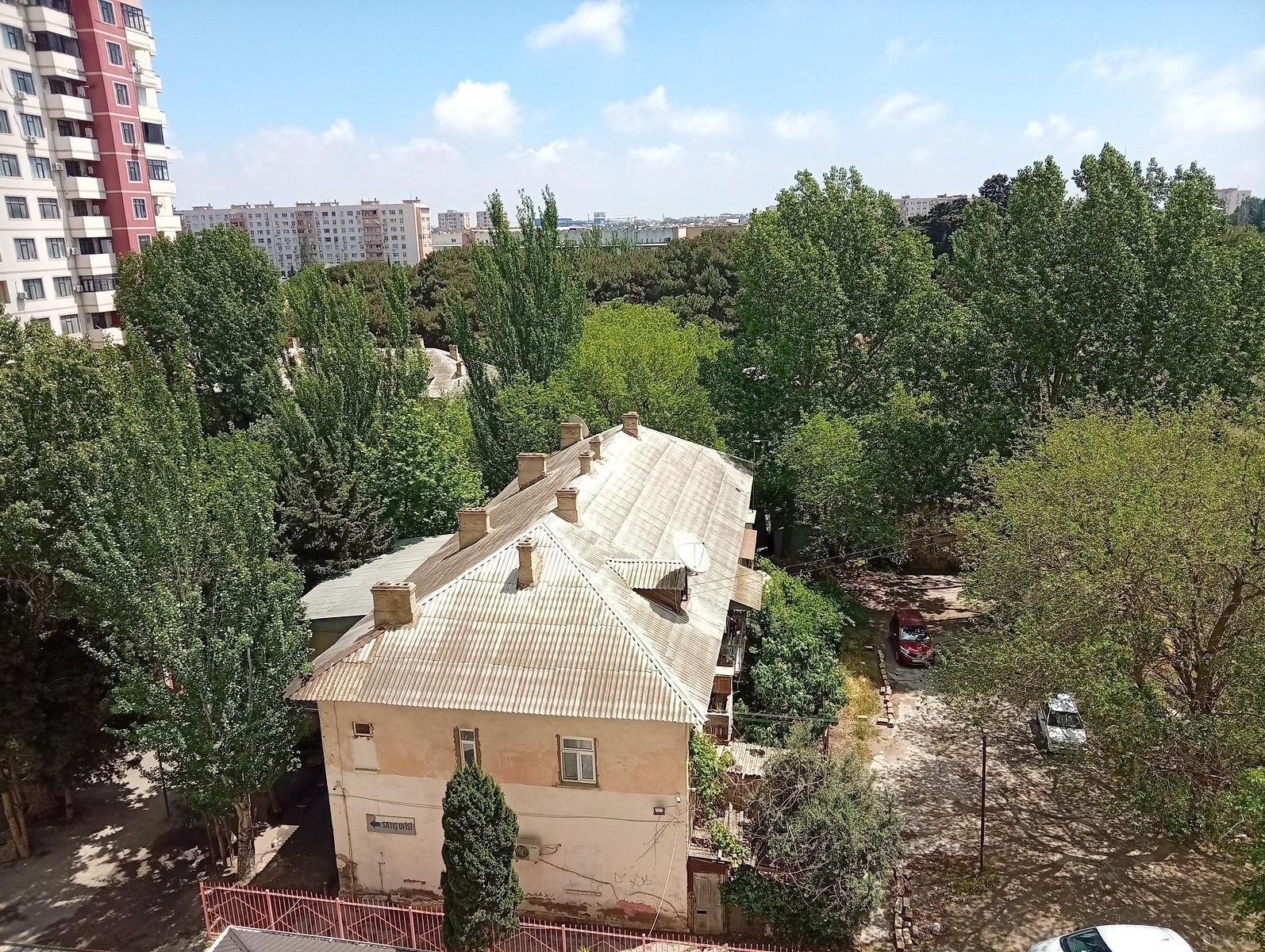 Satılır 2 otaqlı mənzil 76 m²