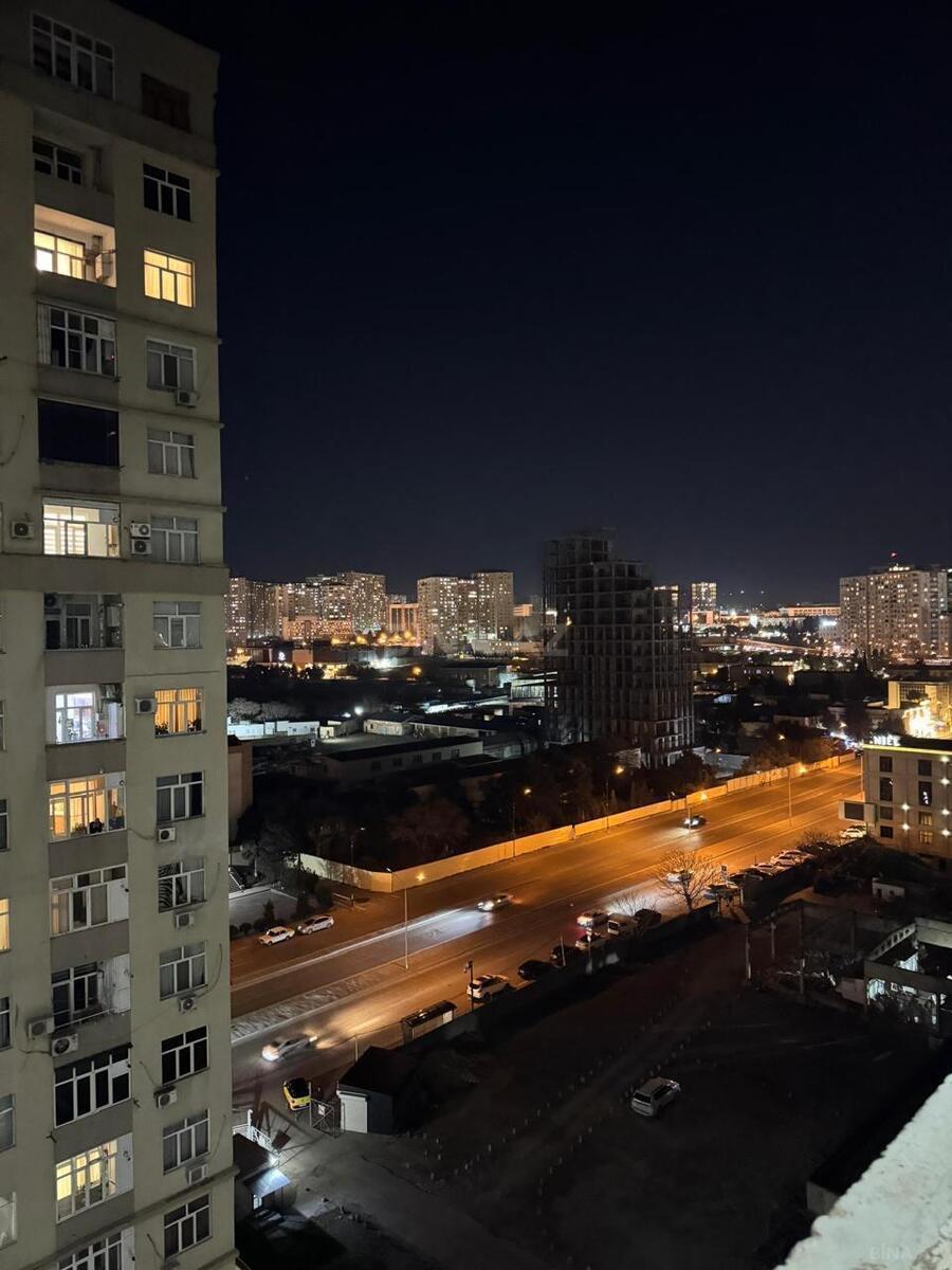 Satılır 3 otaqlı mənzil 136 m²