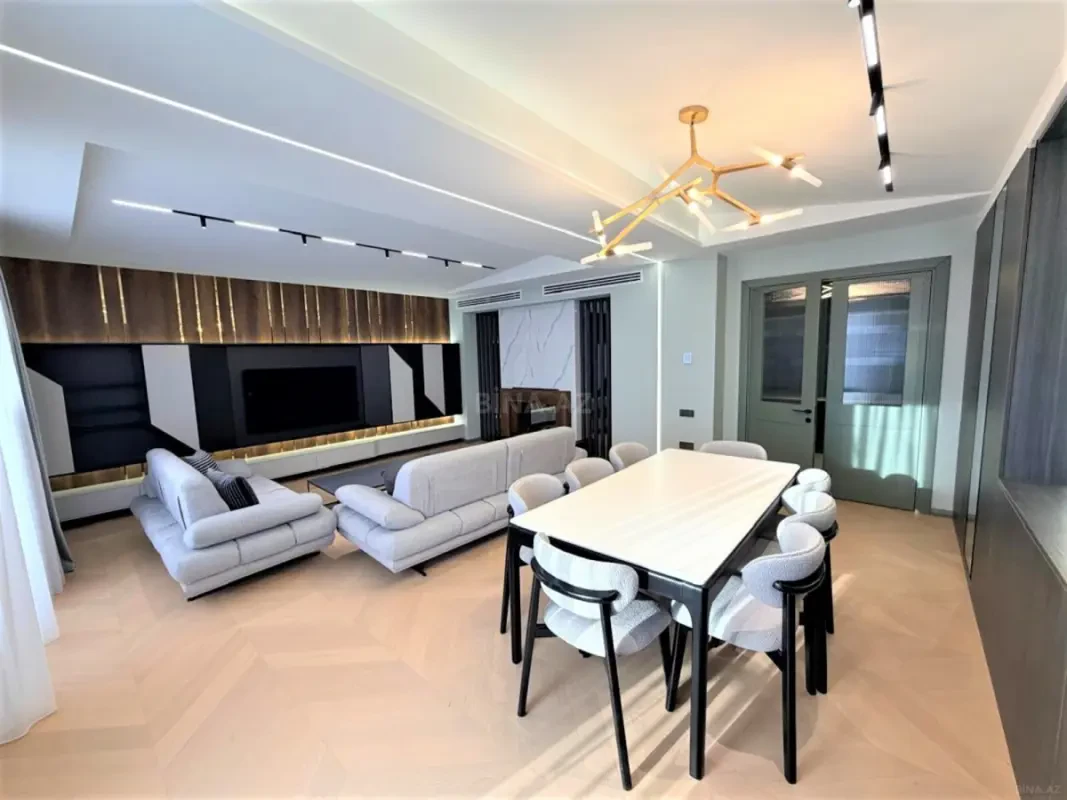 Kirayə verilir 4 otaqlı mənzil 210 m²