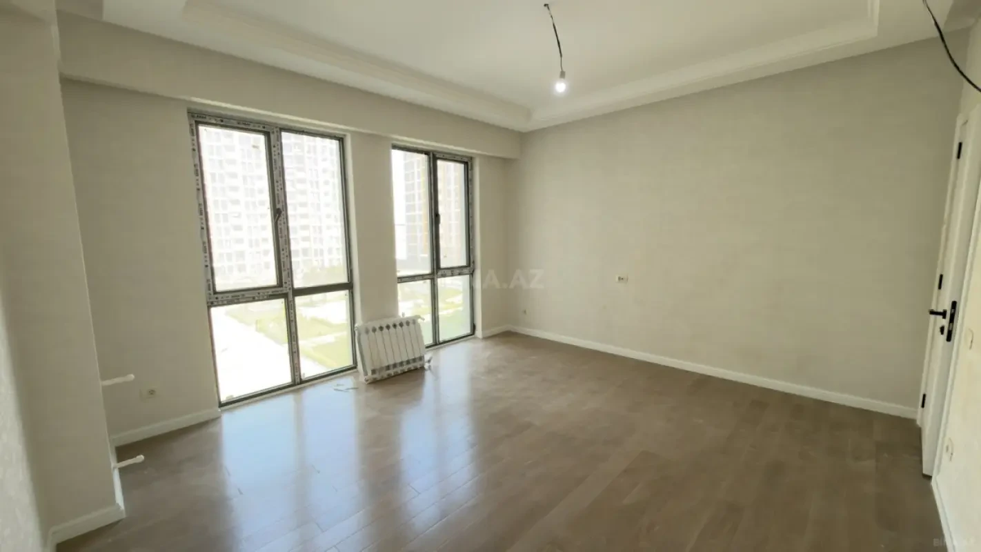 Satılır 4 otaqlı mənzil 104 m²
