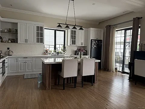 Satılır 5 otaqlı həyət evi 220 m² — Bakı, M.Ə.Rəsulzadə qəs. 5 otaq 220.00 m²