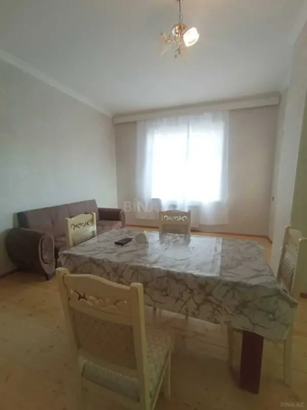 Kirayə verilir 2 otaqlı mənzil 85 m²