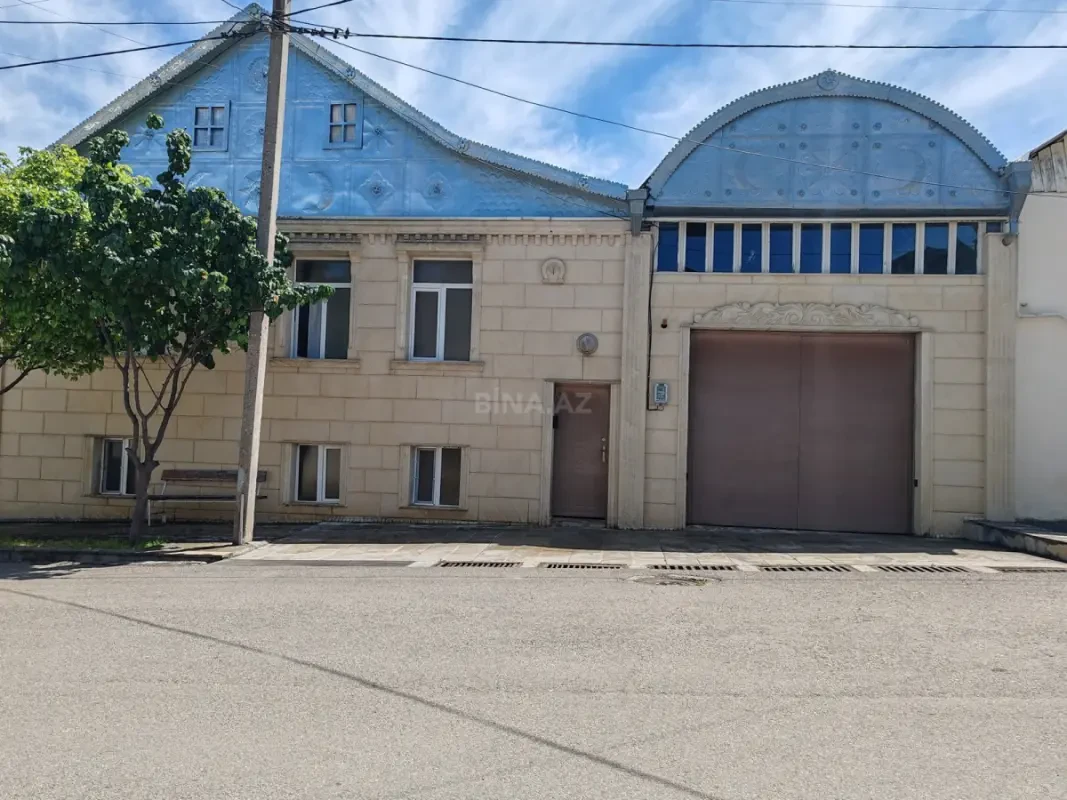 Satılır 6 otaqlı həyət evi 480 m²
