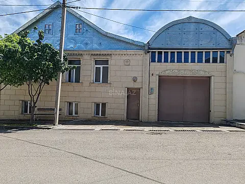 Satılır 6 otaqlı həyət evi 480 m² — Göygöl 6 otaq 480.00 m²