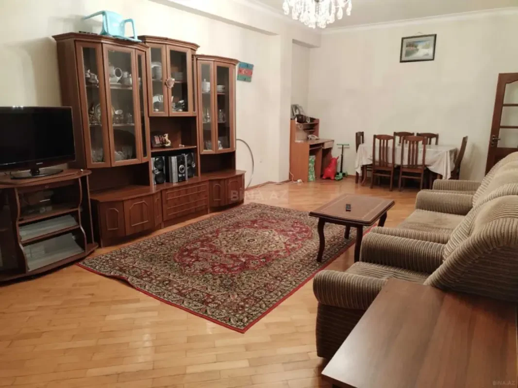 Satılır 2 otaqlı mənzil 83 m²