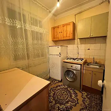 Kirayə verilir 1 otaqlı mənzil 30 m² — Bakı, Memar Əcəmi yanı 1 otaq 30.00 m²