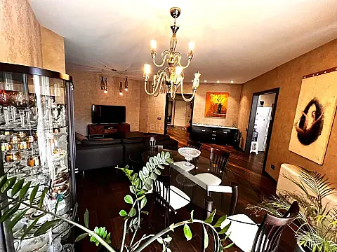 Satılır 4 otaqlı mənzil 214 m² — Bakı 4 otaq 214.00 m²