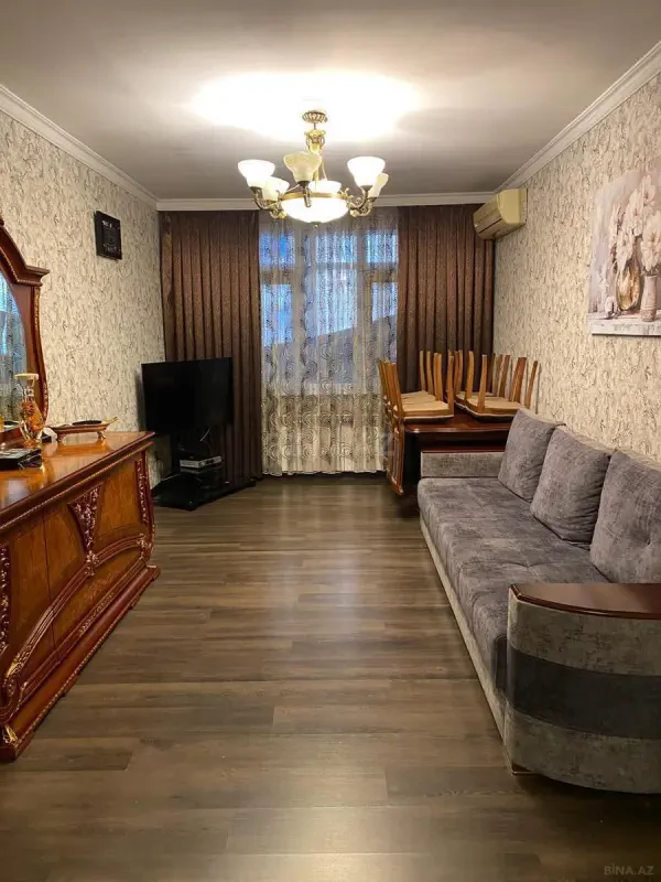 Satılır 4 otaqlı mənzil 105 m²