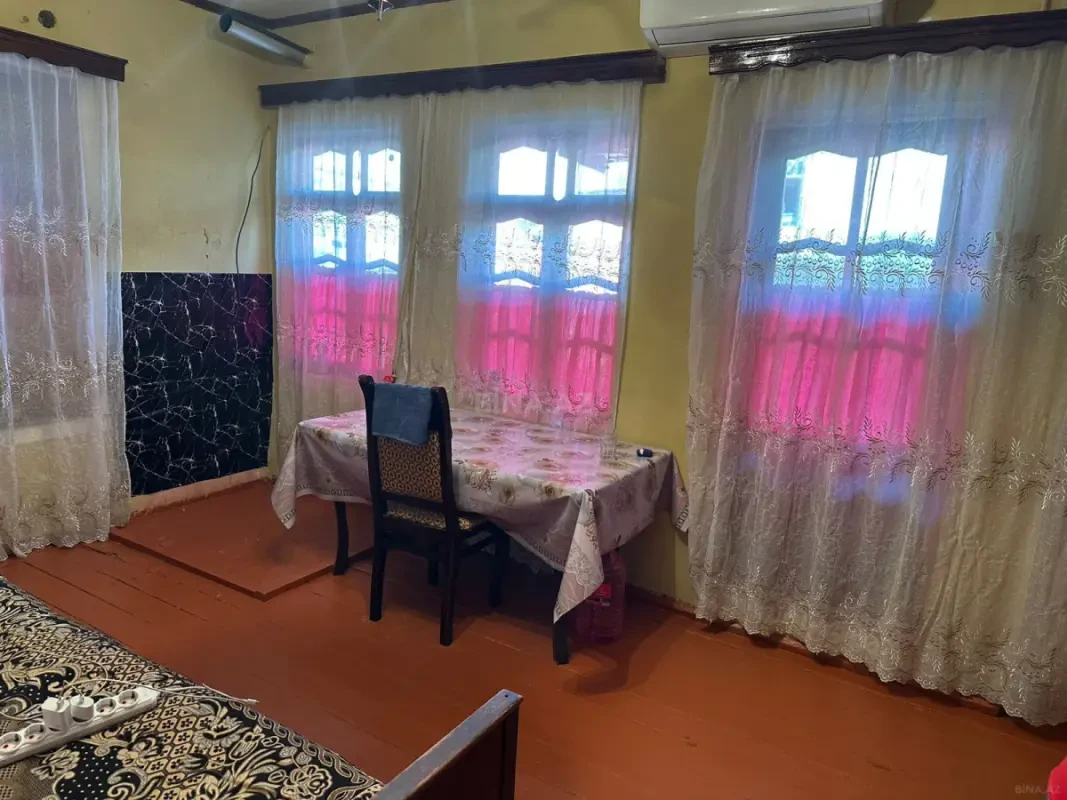 Satılır 5 otaqlı həyət evi 160 m²