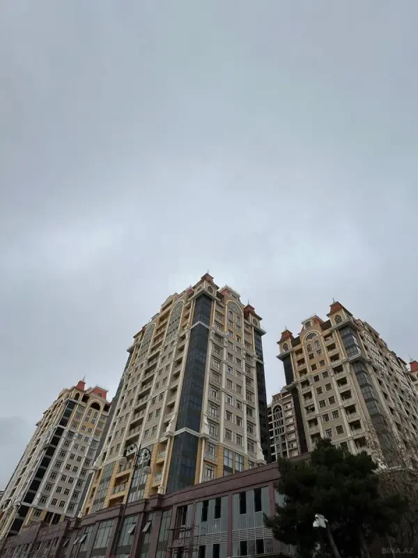 Satılır 3 otaqlı mənzil 115 m²