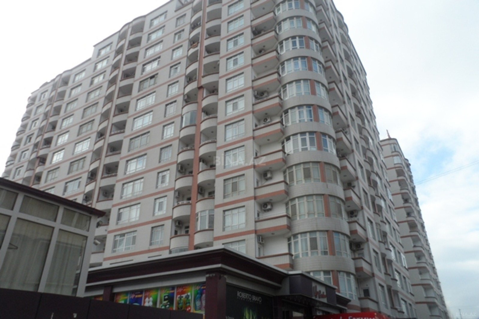 Kirayə verilir 3 otaqlı mənzil 140 m²