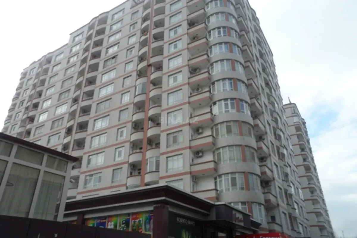 Kirayə verilir 3 otaqlı mənzil 140 m²