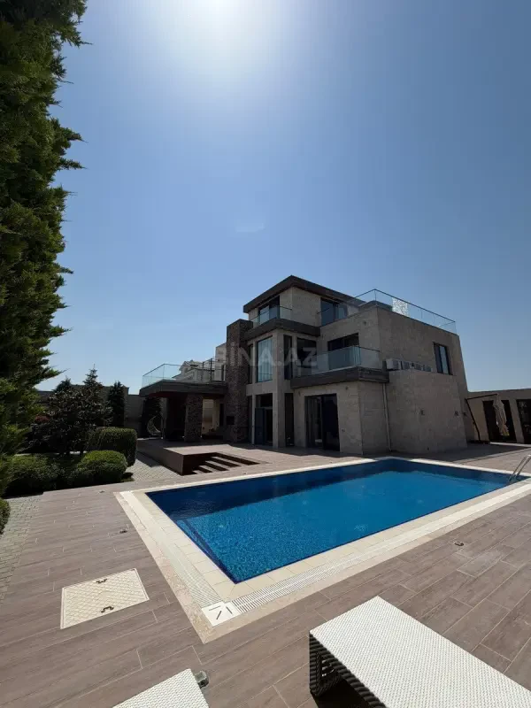 Kirayə verilir 6 otaqlı həyət evi 500 m²