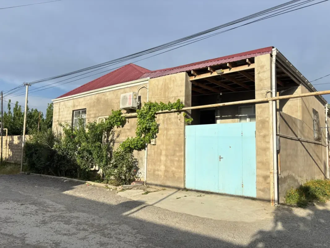 Satılır 4 otaqlı həyət evi 130 m²