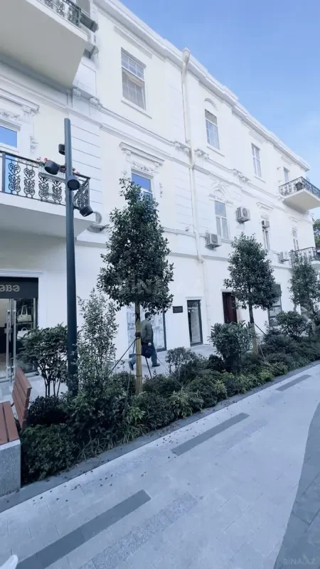 Kirayə verilir 3 otaqlı mənzil 140 m²