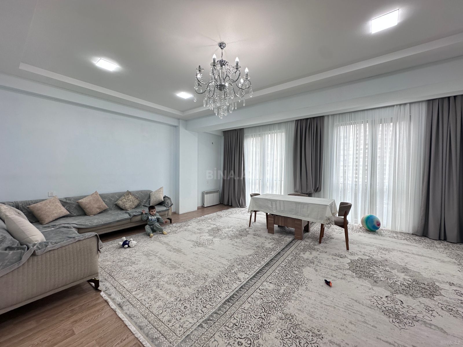 Kirayə verilir 3 otaqlı mənzil 125 m²