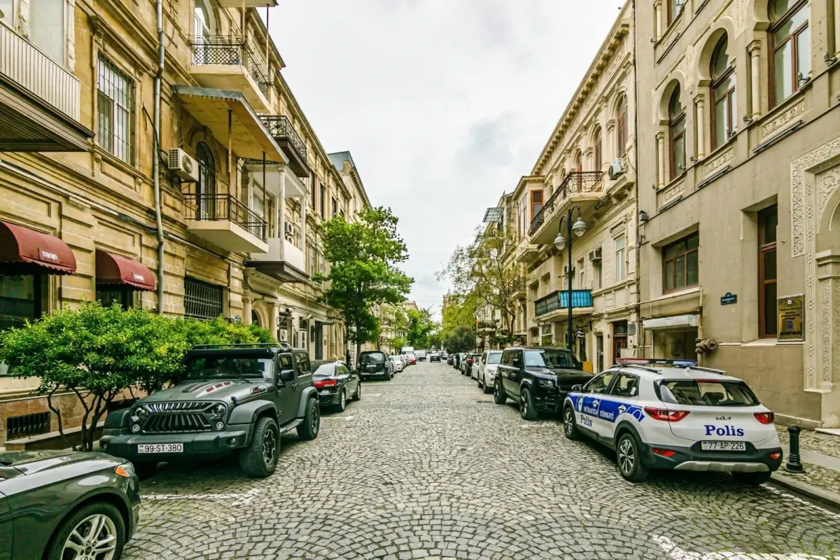 Satılır 2 otaqlı mənzil 72 m²