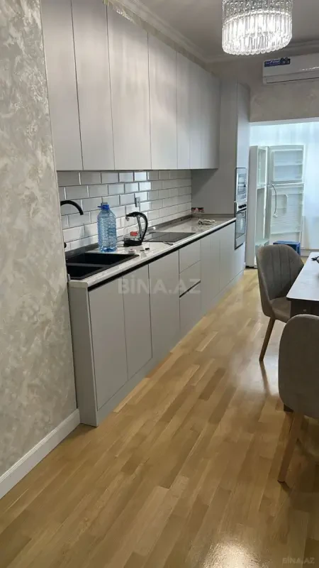 Kirayə verilir 2 otaqlı mənzil 80 m²