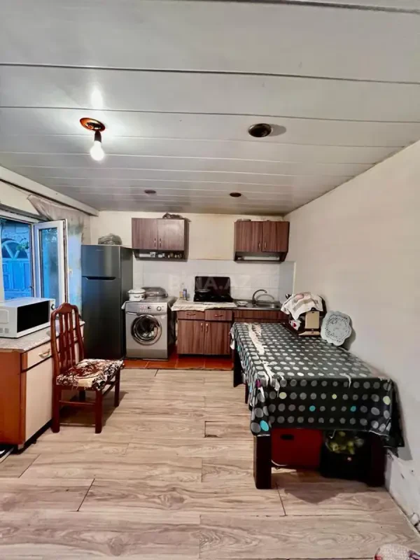 Satılır 4 otaqlı həyət evi 100 m²