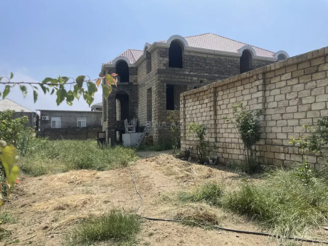 Satılır həyət evi 175 m²