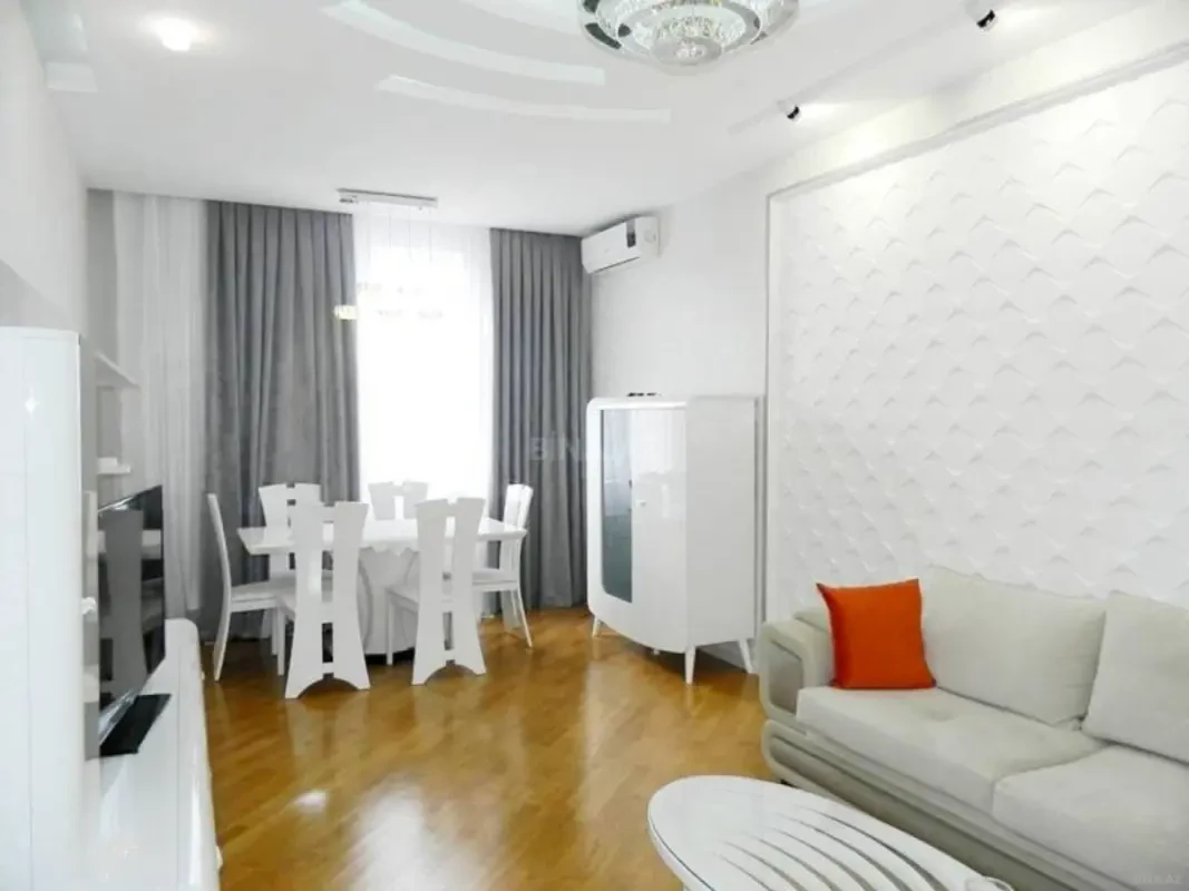 Satılır 3 otaqlı mənzil 110 m²