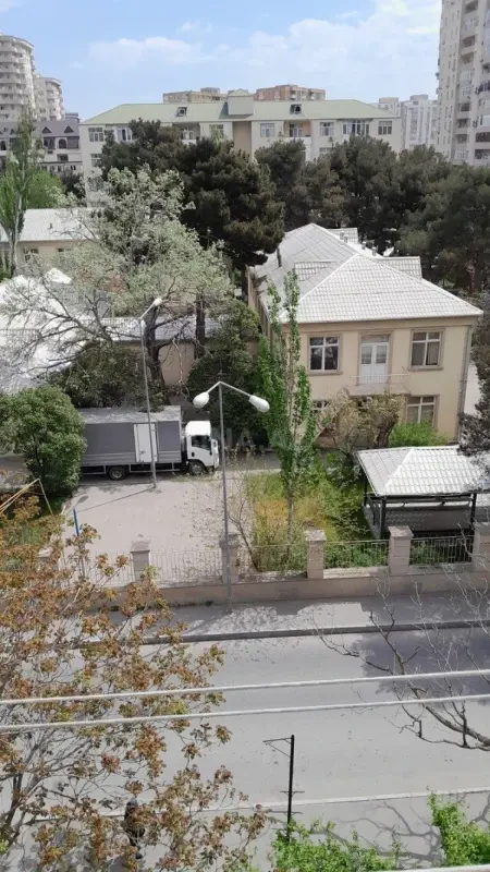 Satılır 2 otaqlı mənzil 49 m²