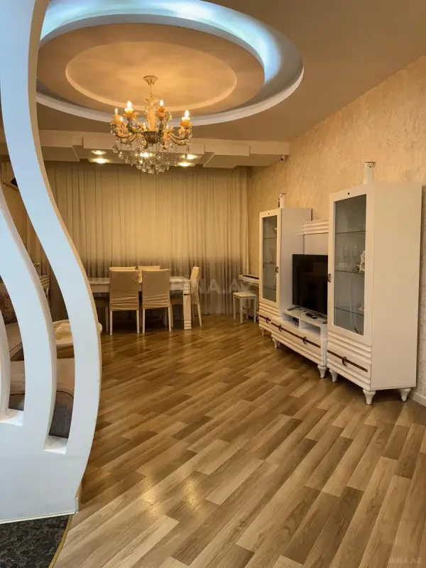 Satılır 3 otaqlı mənzil 92 m²
