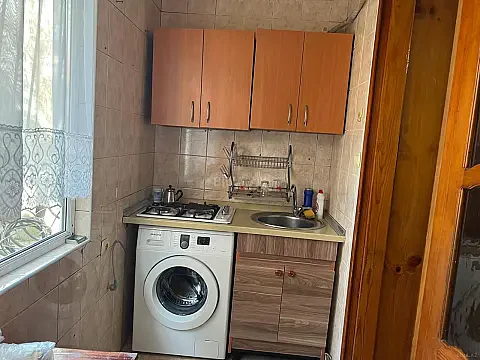 Kirayə verilir 3 otaqlı mənzil 65 m² — Bakı, Memar Əcəmi yanı 3 otaq 65.00 m²