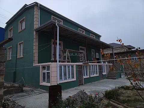 Satılır 12 otaqlı həyət evi 300 m² — Bakı 12 otaq 300.00 m²