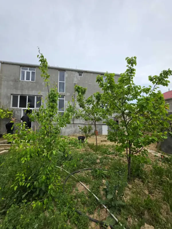 Satılır 6 otaqlı həyət evi 170 m²