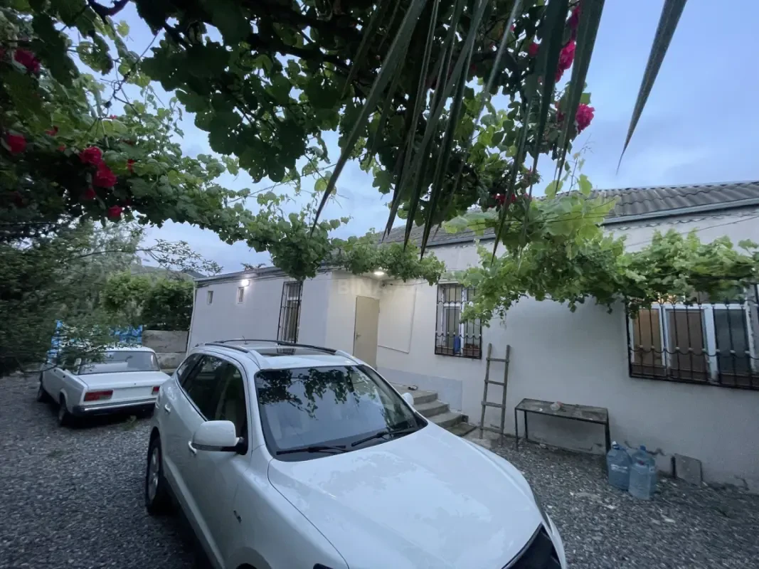 Satılır 4 otaqlı həyət evi 135 m²