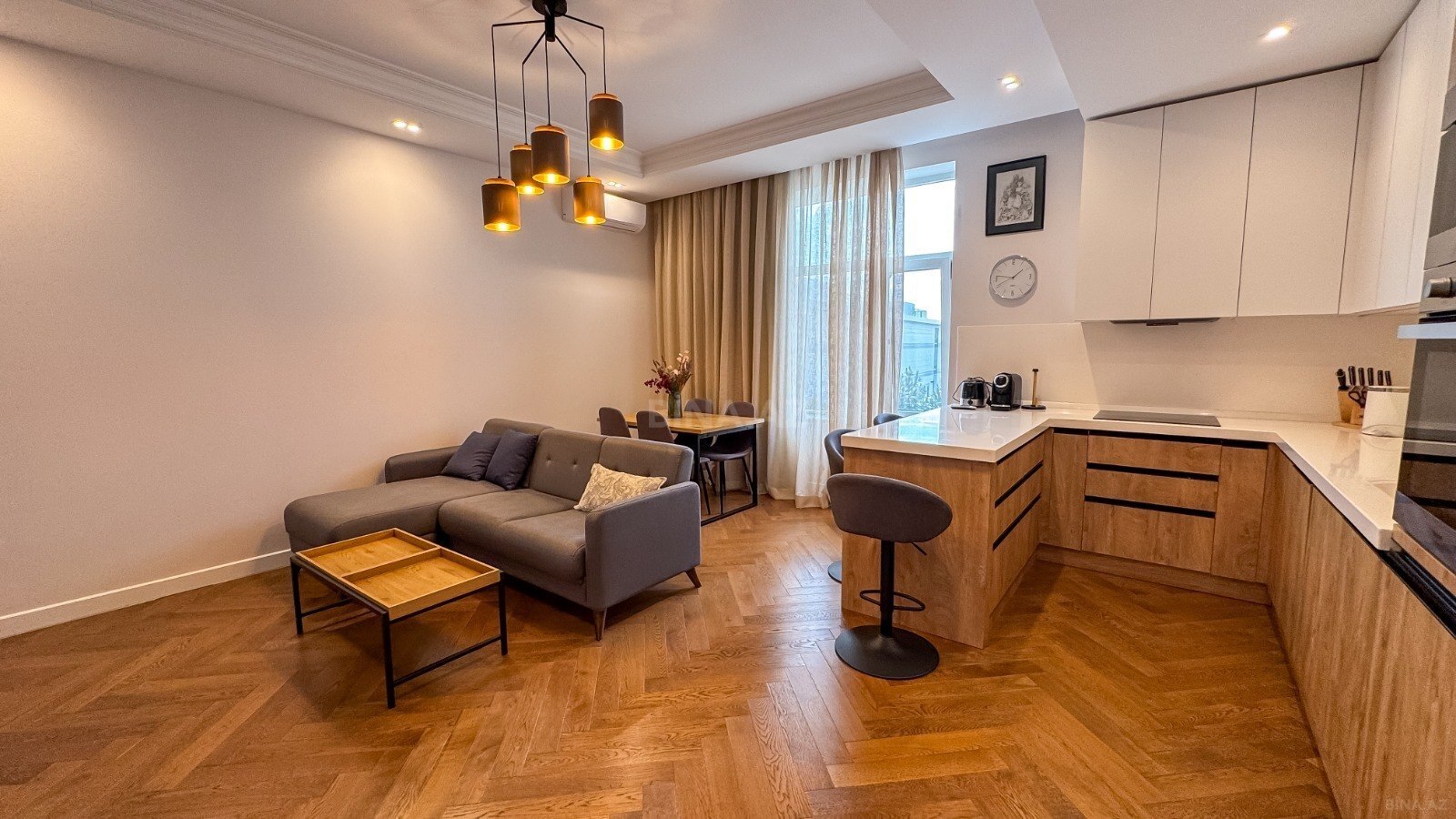 Kirayə verilir 4 otaqlı mənzil 129 m²