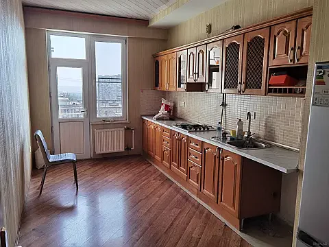 Kirayə verilir 2 otaqlı mənzil 107 m² — Bakı, Memar Əcəmi yanı 2 otaq 107.00 m²