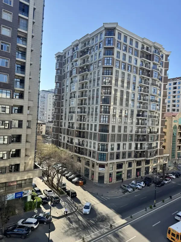 Satılır 2 otaqlı mənzil 56 m²
