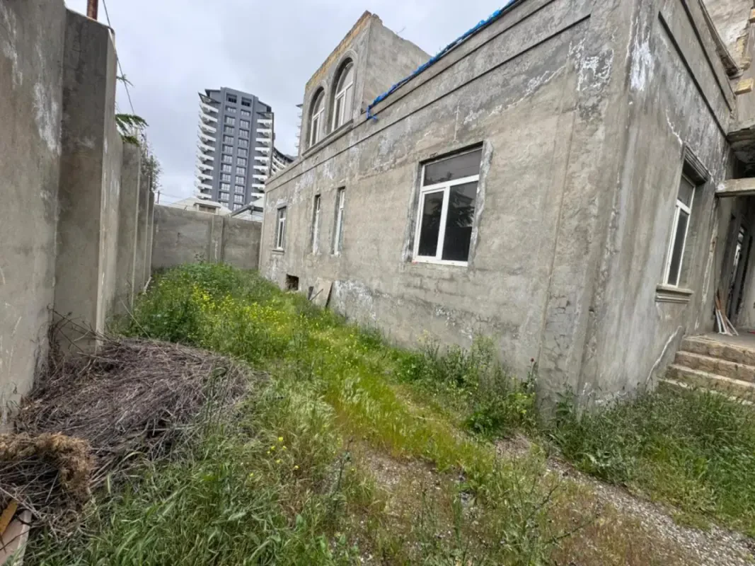 Satılır 6 otaqlı həyət evi 500 m²